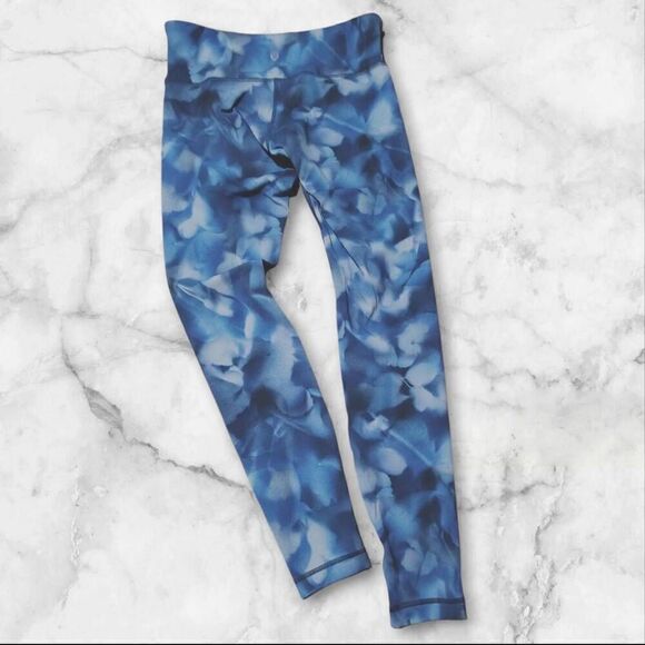 Lululemon Size 6 Wunder Under 28" - Picture 1 of 2